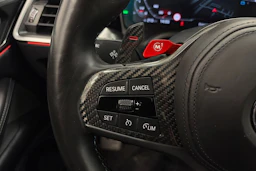 musta BMW M4 2022 kuva 16.