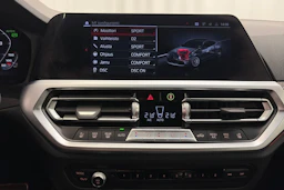 musta BMW M4 2022 kuva 23.