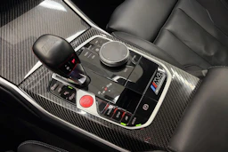 musta BMW M4 2022 kuva 29.
