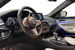 met. sininen BMW M5 2018 kuva 6.
