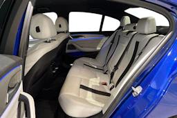 met. sininen BMW M5 2018 kuva 8.