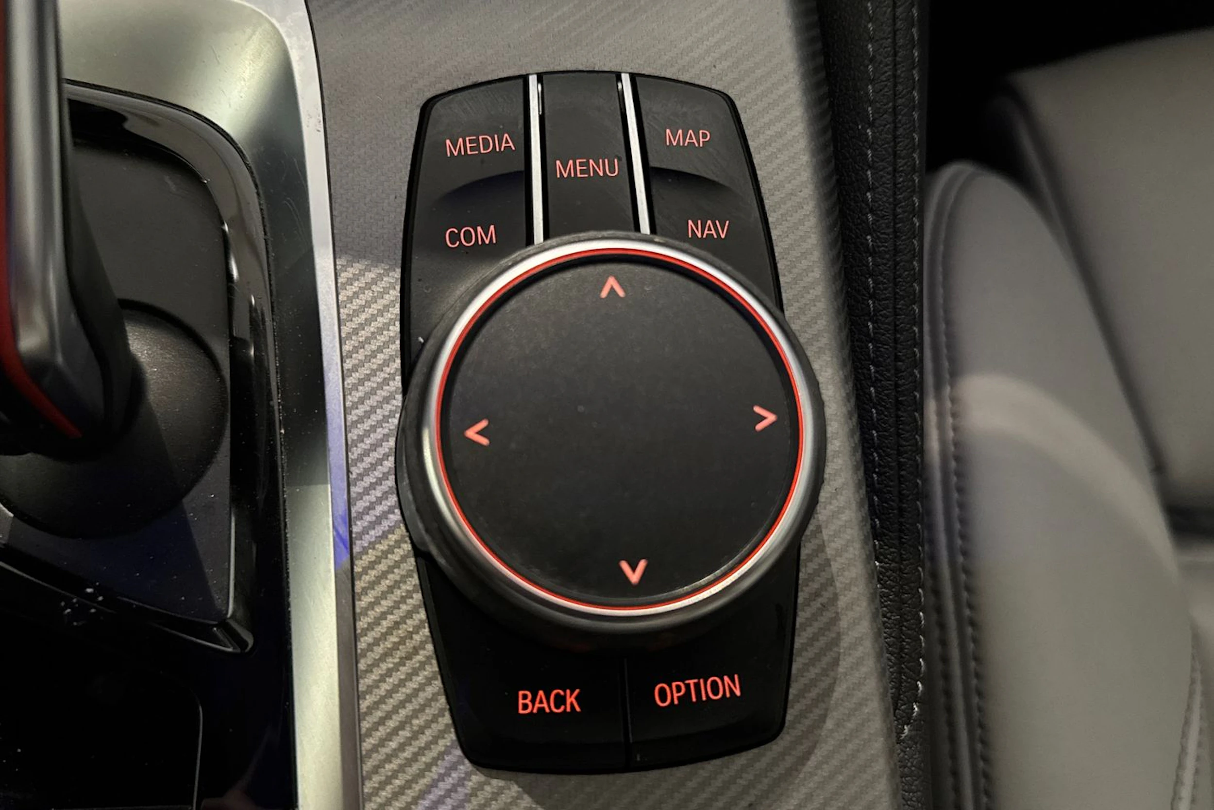 met. sininen BMW M5 2018 kuva 29.