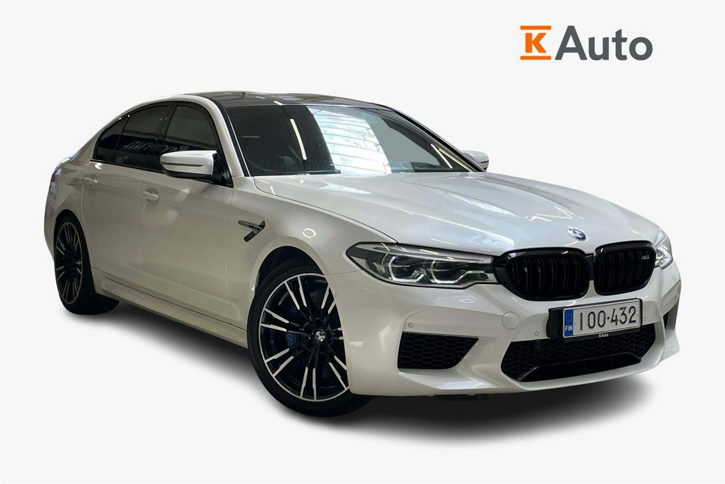 valkoinen BMW M5 2019 kuva 1.