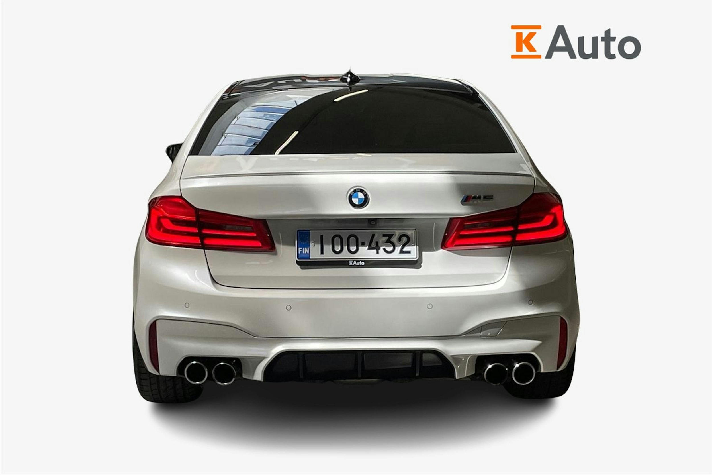 valkoinen BMW M5 2019 kuva 3.