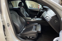 valkoinen BMW M5 2019 kuva 17.