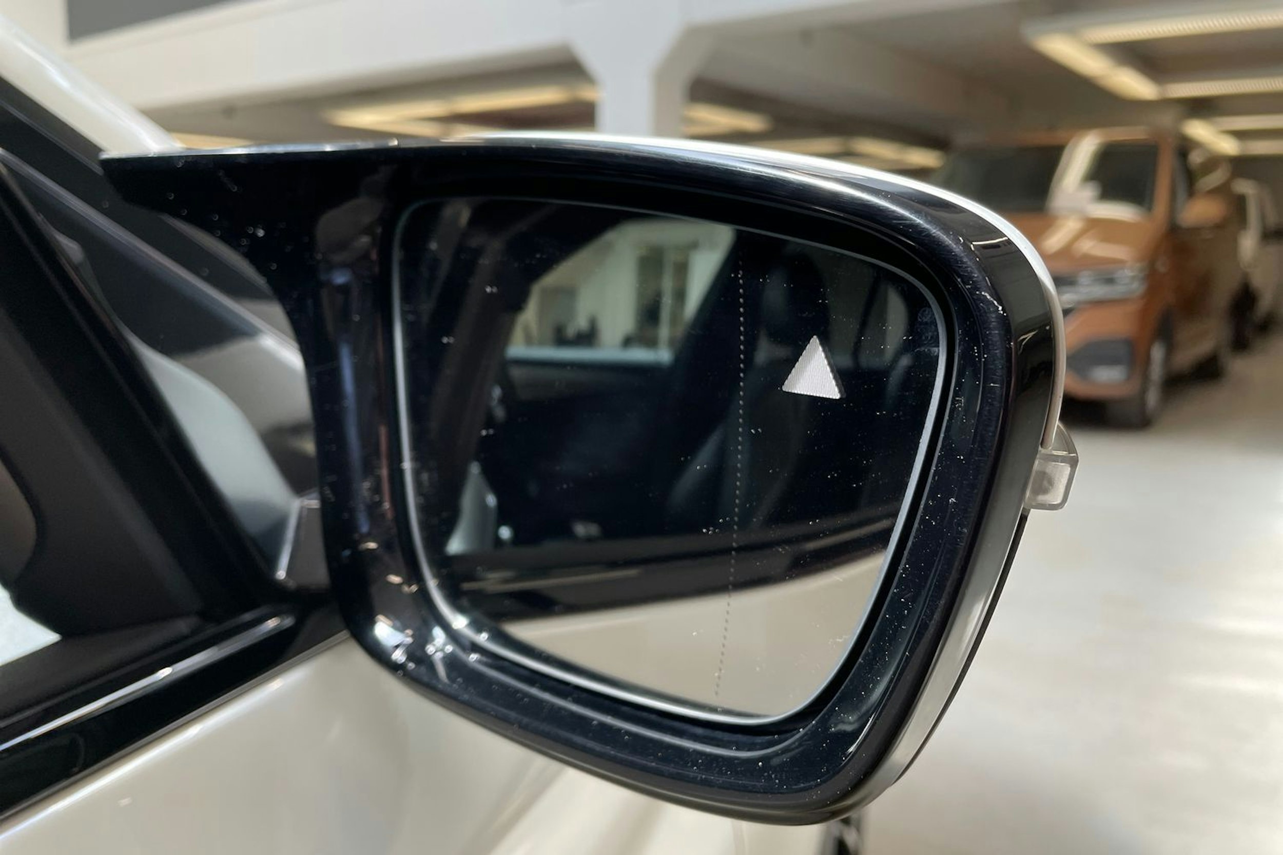 valkoinen BMW M5 2019 kuva 20.