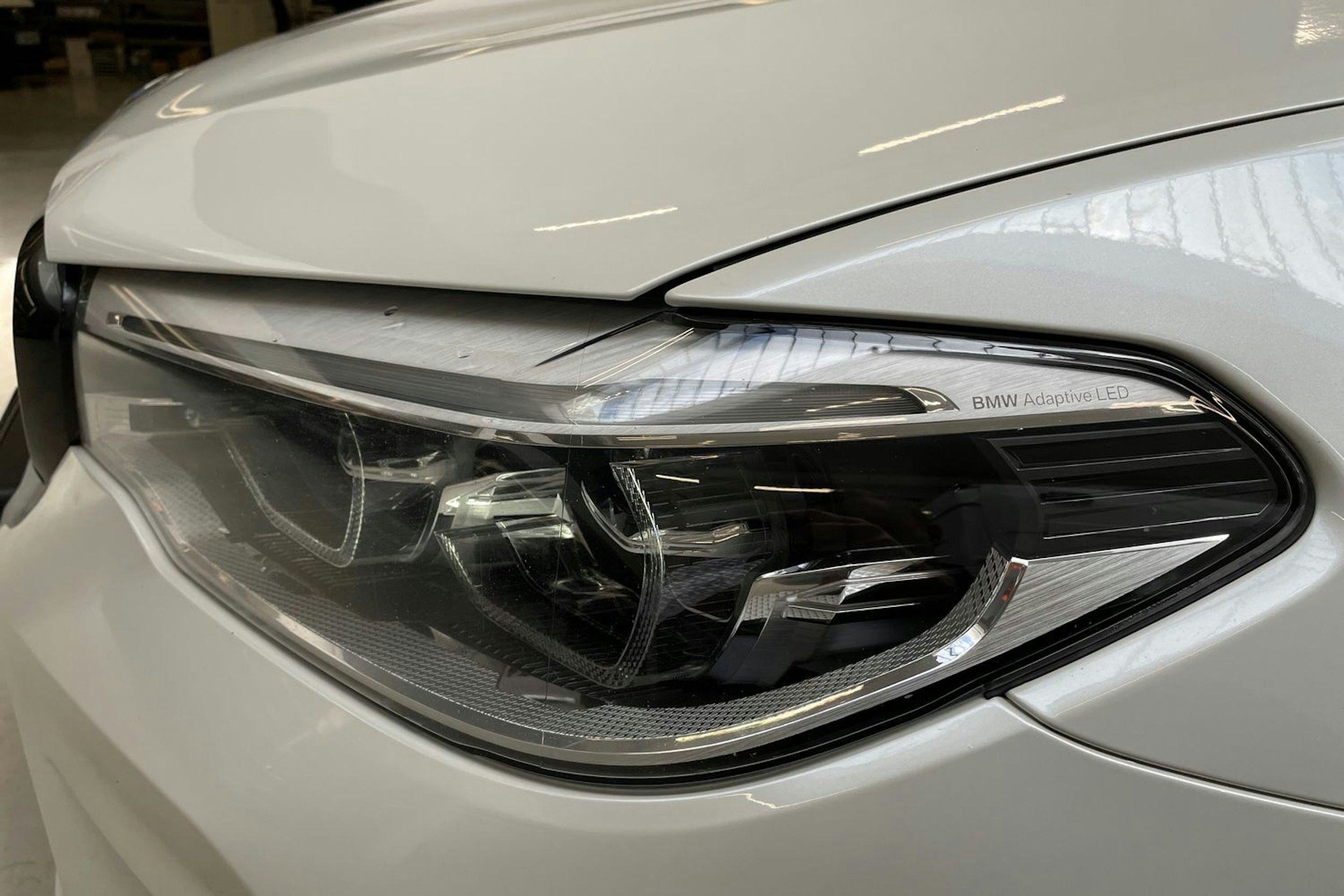 valkoinen BMW M5 2019 kuva 21.