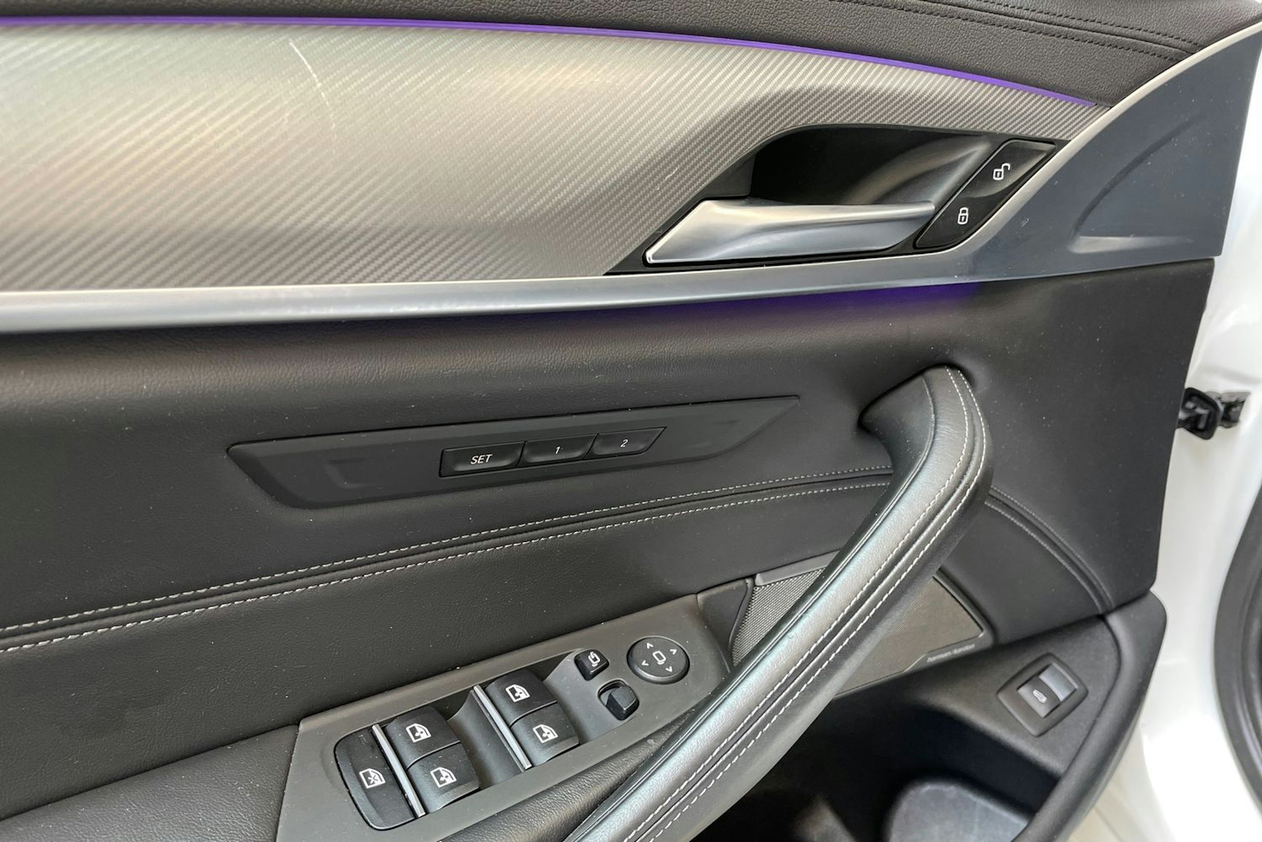 valkoinen BMW M5 2019 kuva 25.