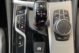 valkoinen BMW M5 2019 kuva 36.
