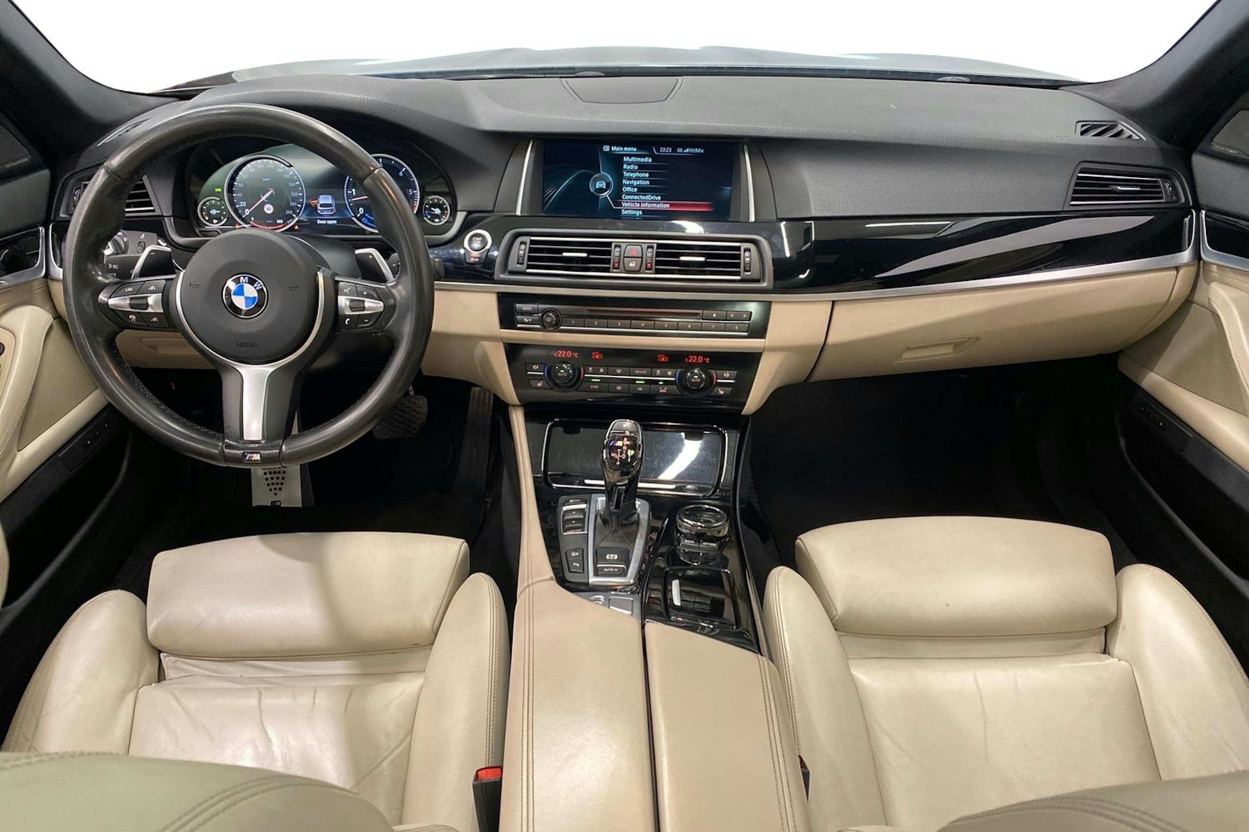 harmaa BMW M550 2014 kuva 8.