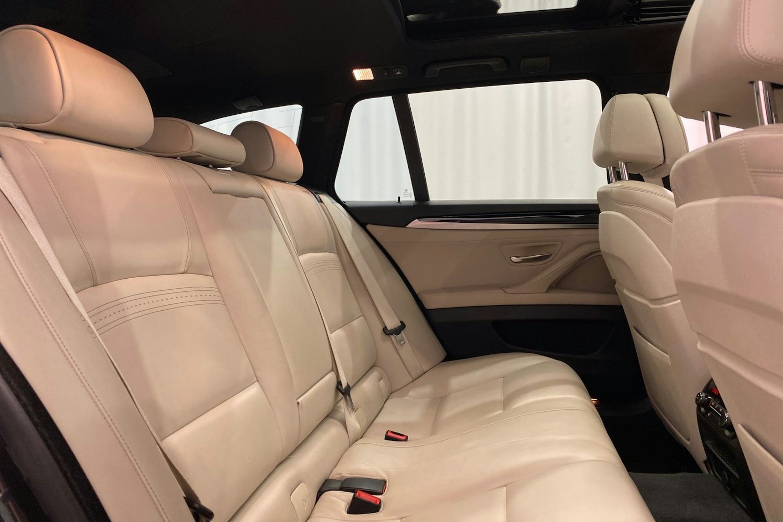 harmaa BMW M550 2014 kuva 13.