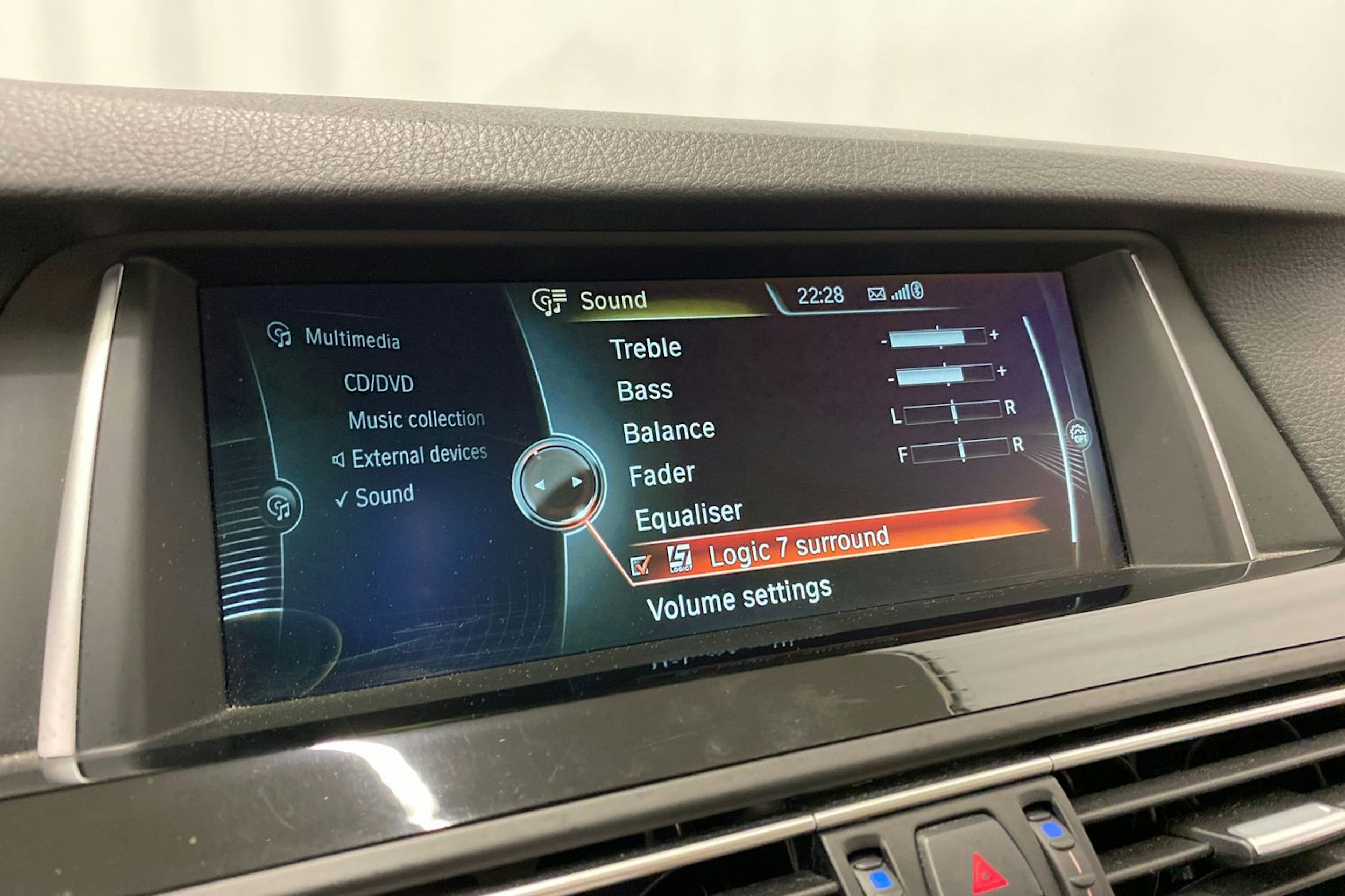 harmaa BMW M550 2014 kuva 23.