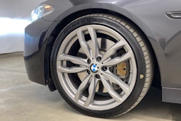 harmaa BMW M550 2014 kuva 39.