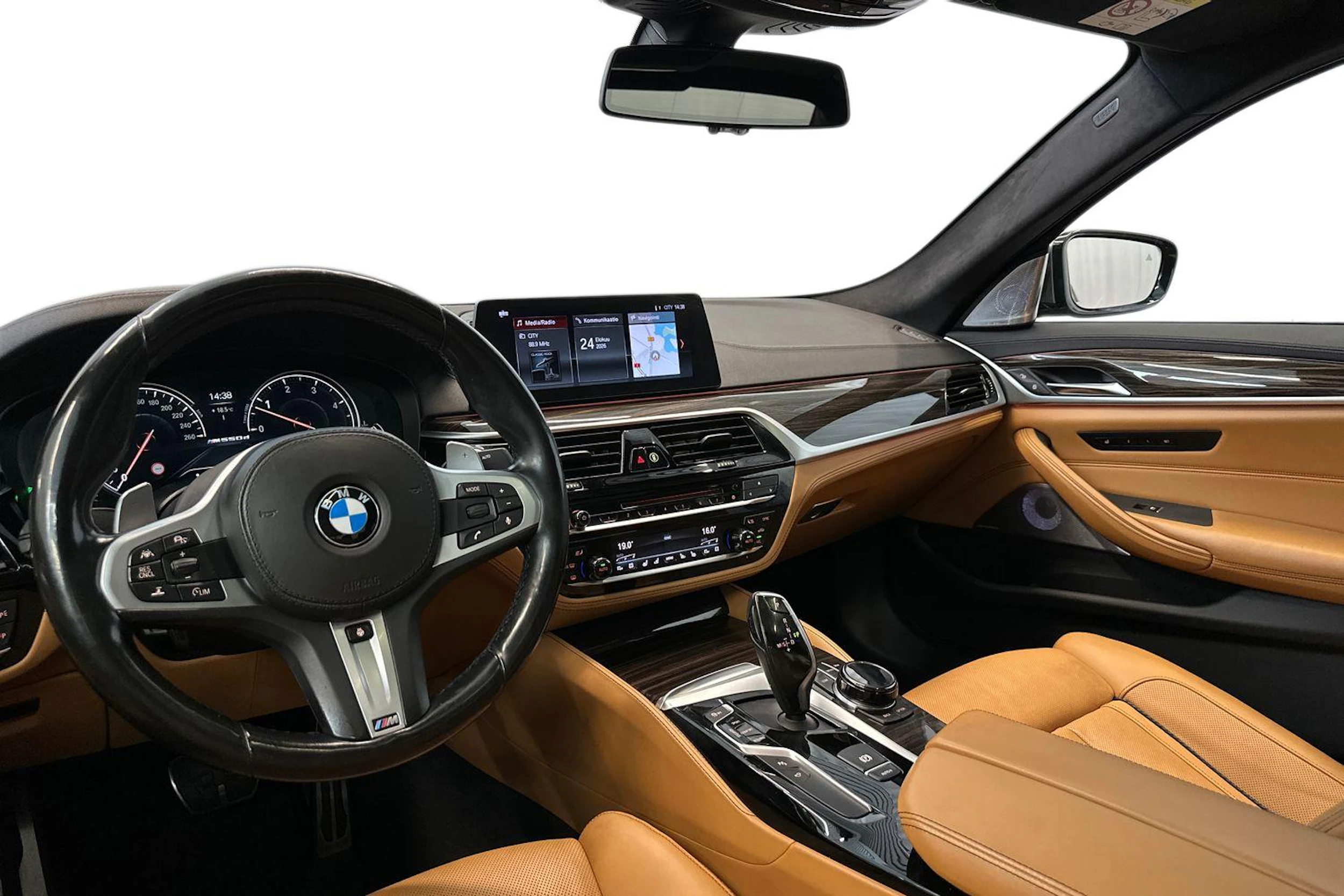 keltainen BMW M550 2017 kuva 6.