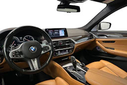 keltainen BMW M550 2017 kuva 6.
