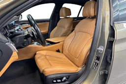 keltainen BMW M550 2017 kuva 7.