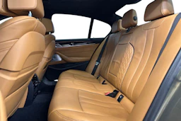 keltainen BMW M550 2017 kuva 8.
