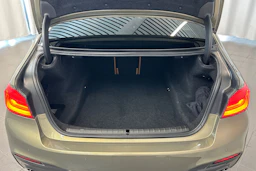 keltainen BMW M550 2017 kuva 13.