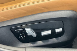 keltainen BMW M550 2017 kuva 18.