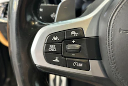 keltainen BMW M550 2017 kuva 20.