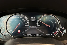 keltainen BMW M550 2017 kuva 23.