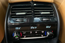 keltainen BMW M550 2017 kuva 27.