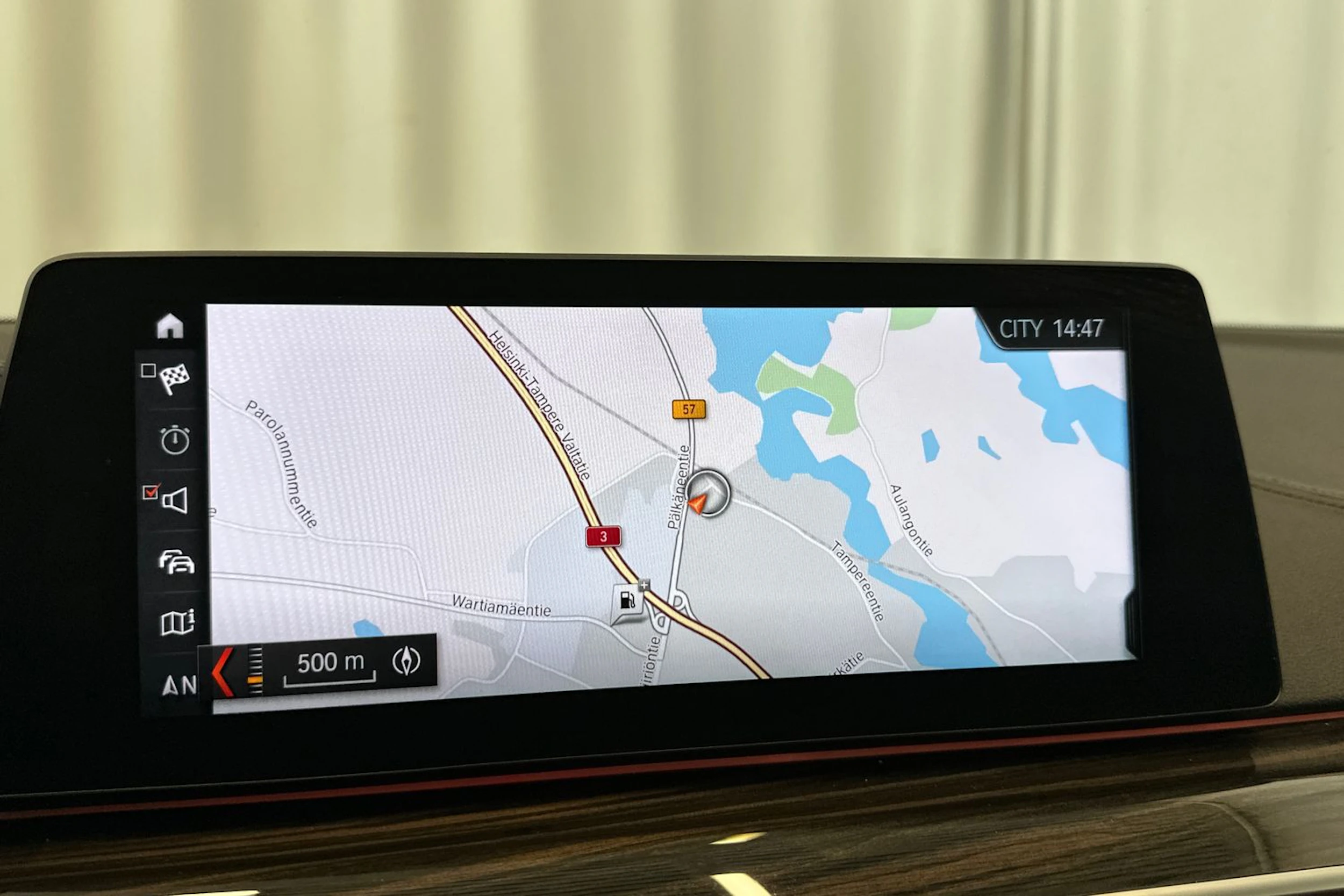 keltainen BMW M550 2017 kuva 29.