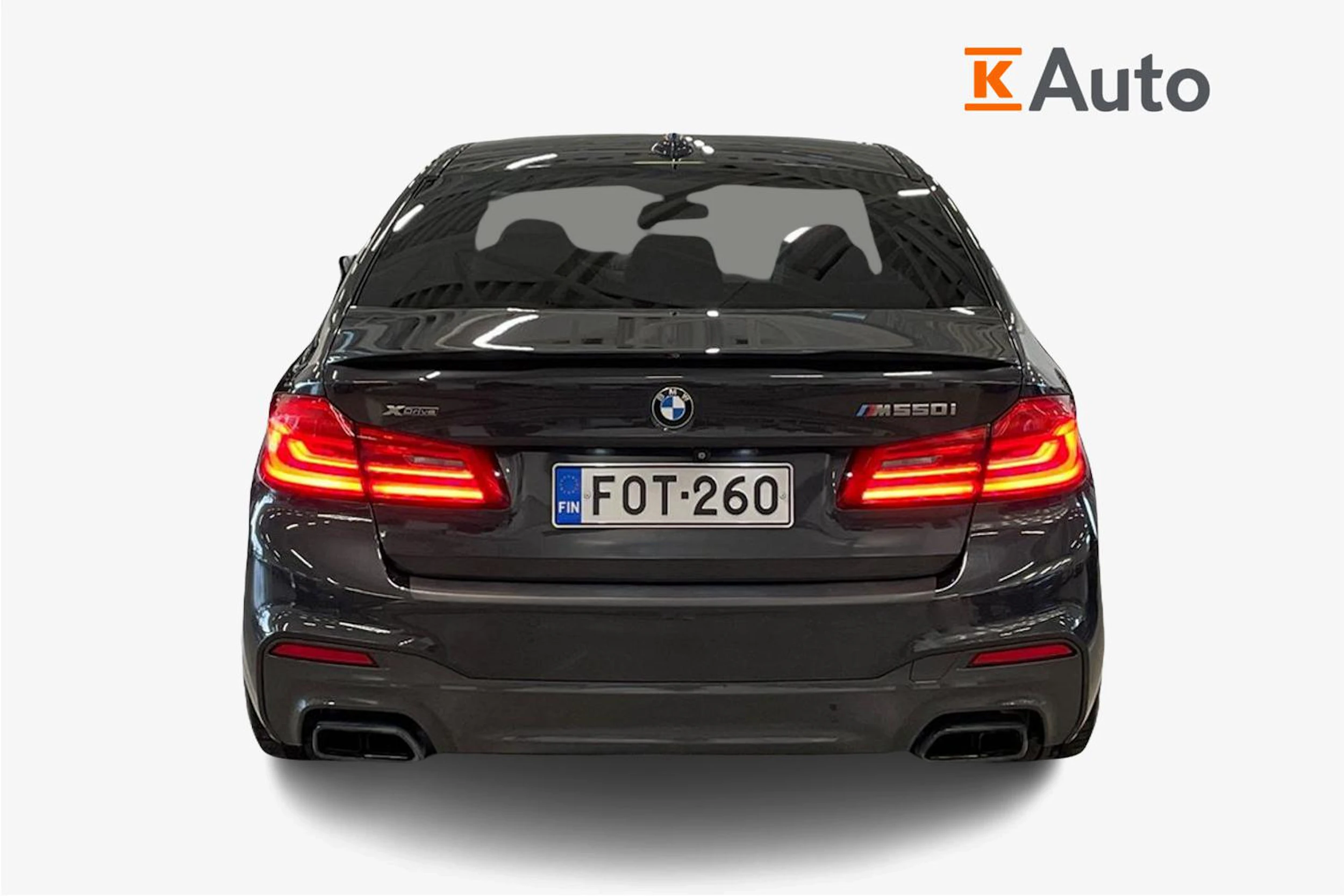 harmaa BMW M550i 2017 kuva 3.