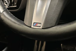 harmaa BMW M550i 2017 kuva 14.