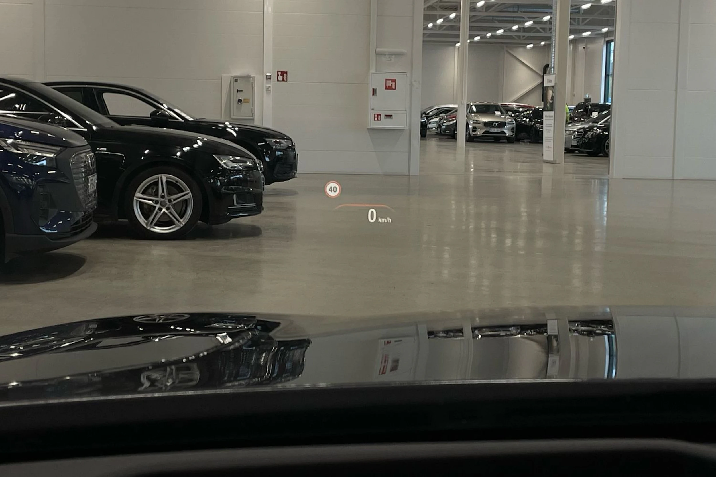 harmaa BMW M550i 2017 kuva 16.