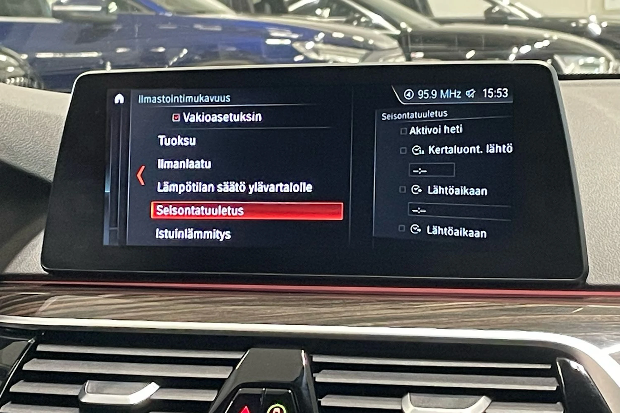 harmaa BMW M550i 2017 kuva 24.