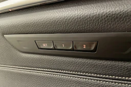 harmaa BMW M550i 2017 kuva 32.