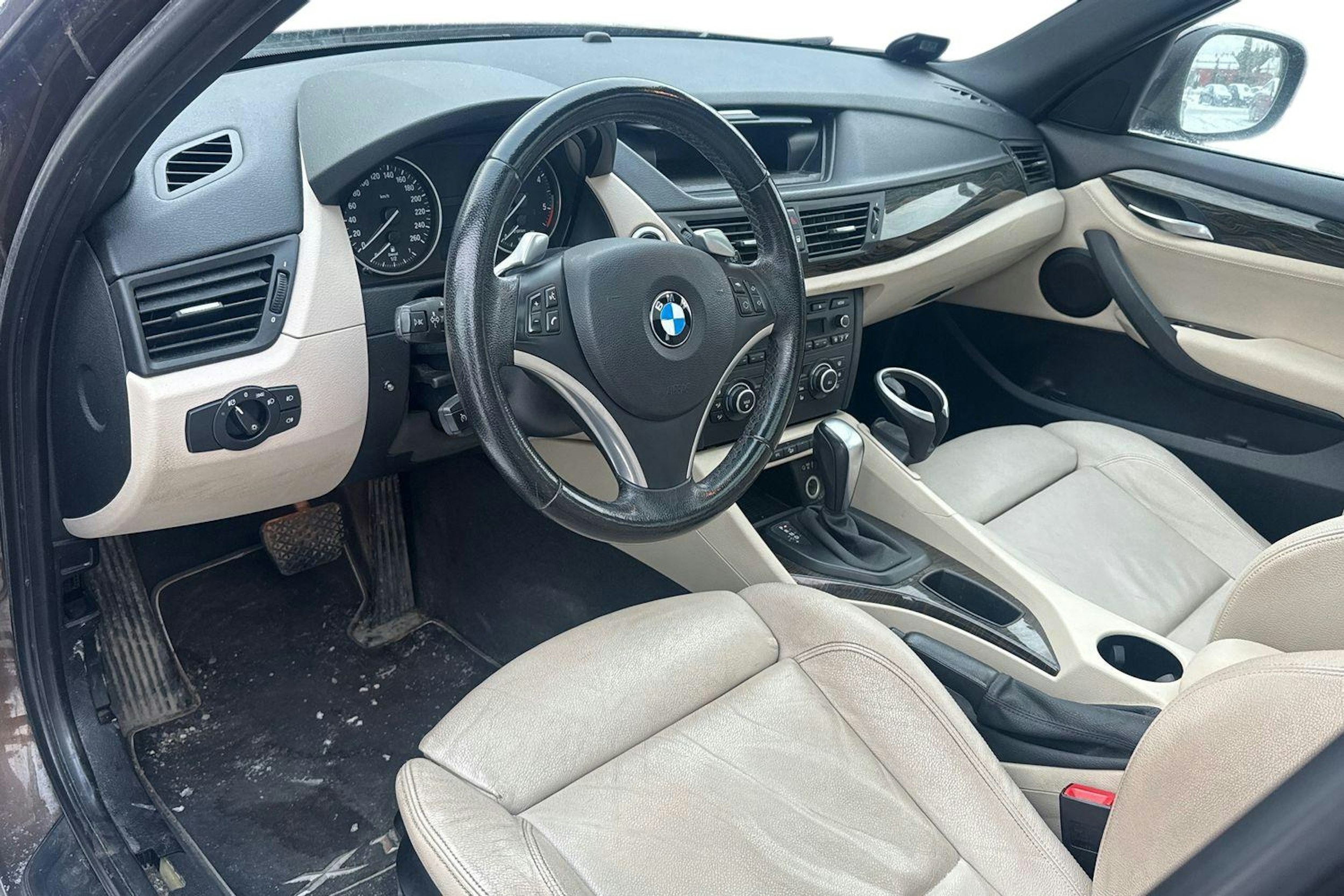 sininen BMW X1 2009 kuva 3.