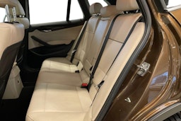 sininen BMW X1 2009 kuva 10.