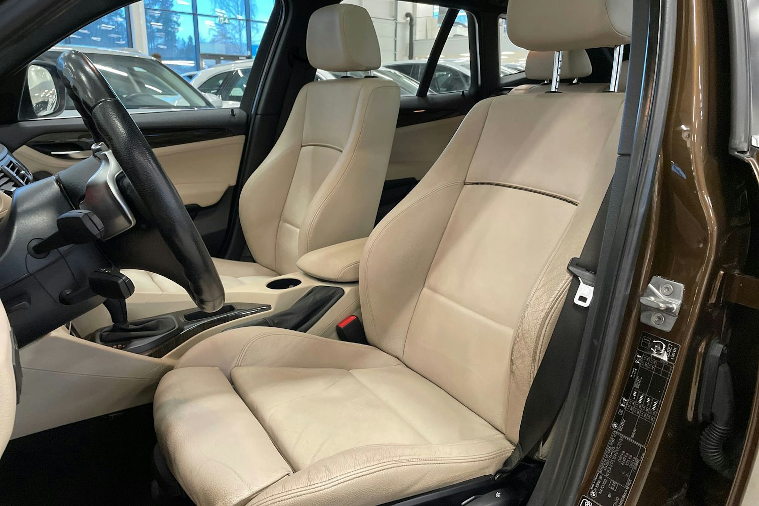 sininen BMW X1 2009 kuva 14.