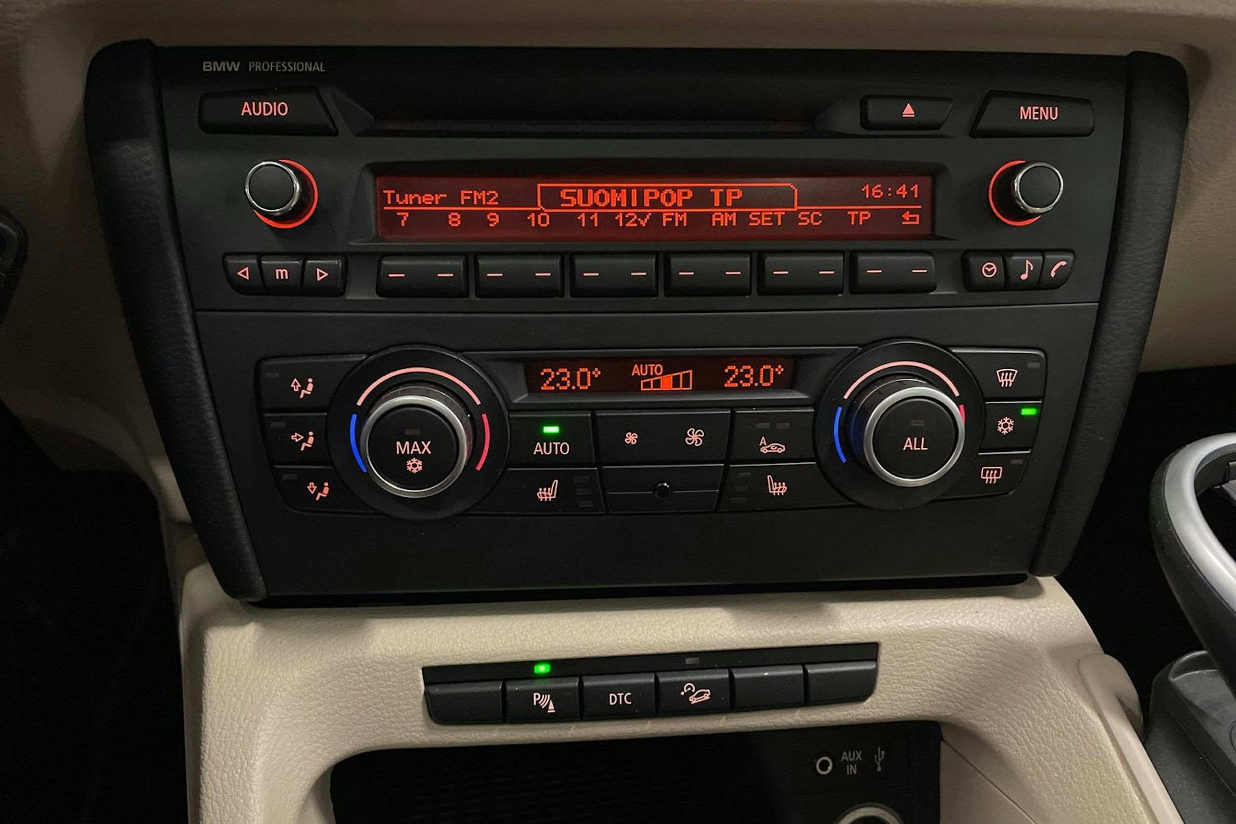 sininen BMW X1 2009 kuva 23.