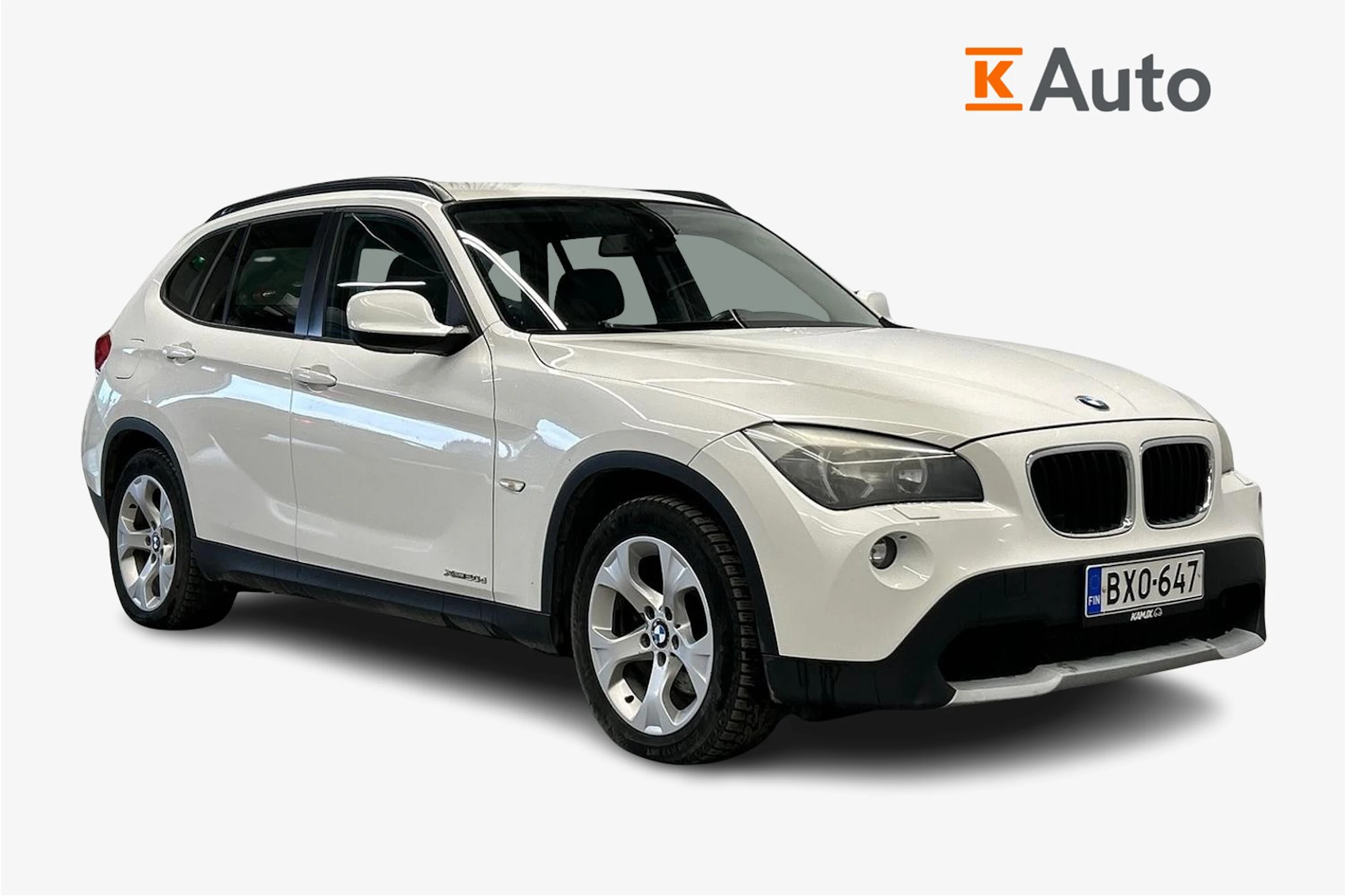 valkoinen BMW X1 2010 kuva 1.