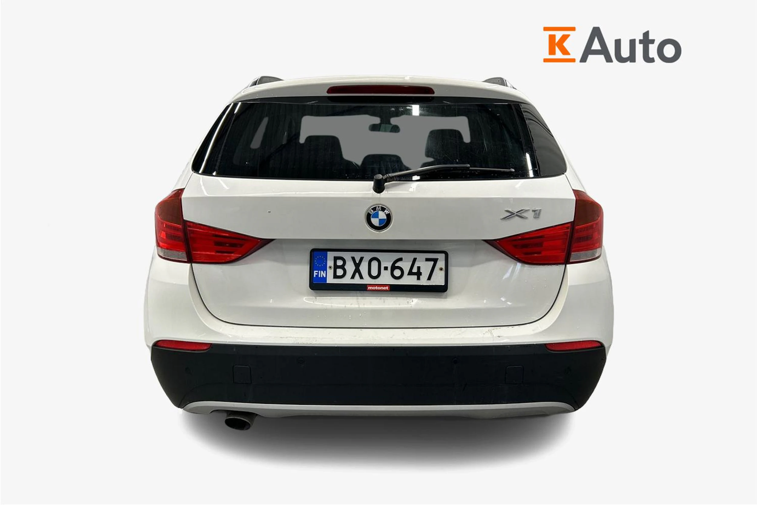 valkoinen BMW X1 2010 kuva 3.