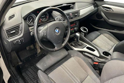 valkoinen BMW X1 2010 kuva 6.