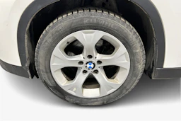 valkoinen BMW X1 2010 kuva 9.