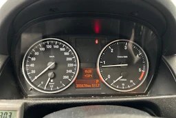 valkoinen BMW X1 2010 kuva 11.