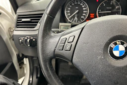 valkoinen BMW X1 2010 kuva 12.