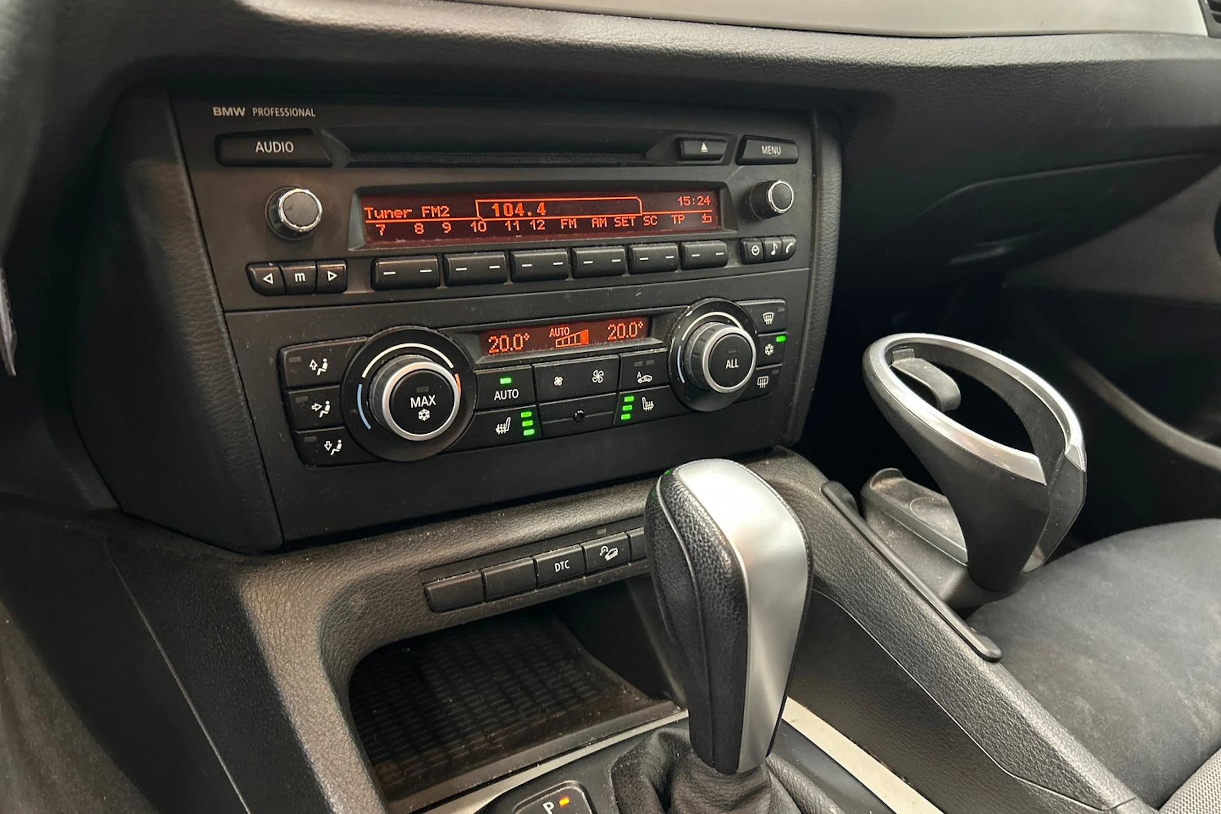 valkoinen BMW X1 2010 kuva 15.