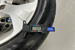 valkoinen BMW X1 2010 kuva 17.