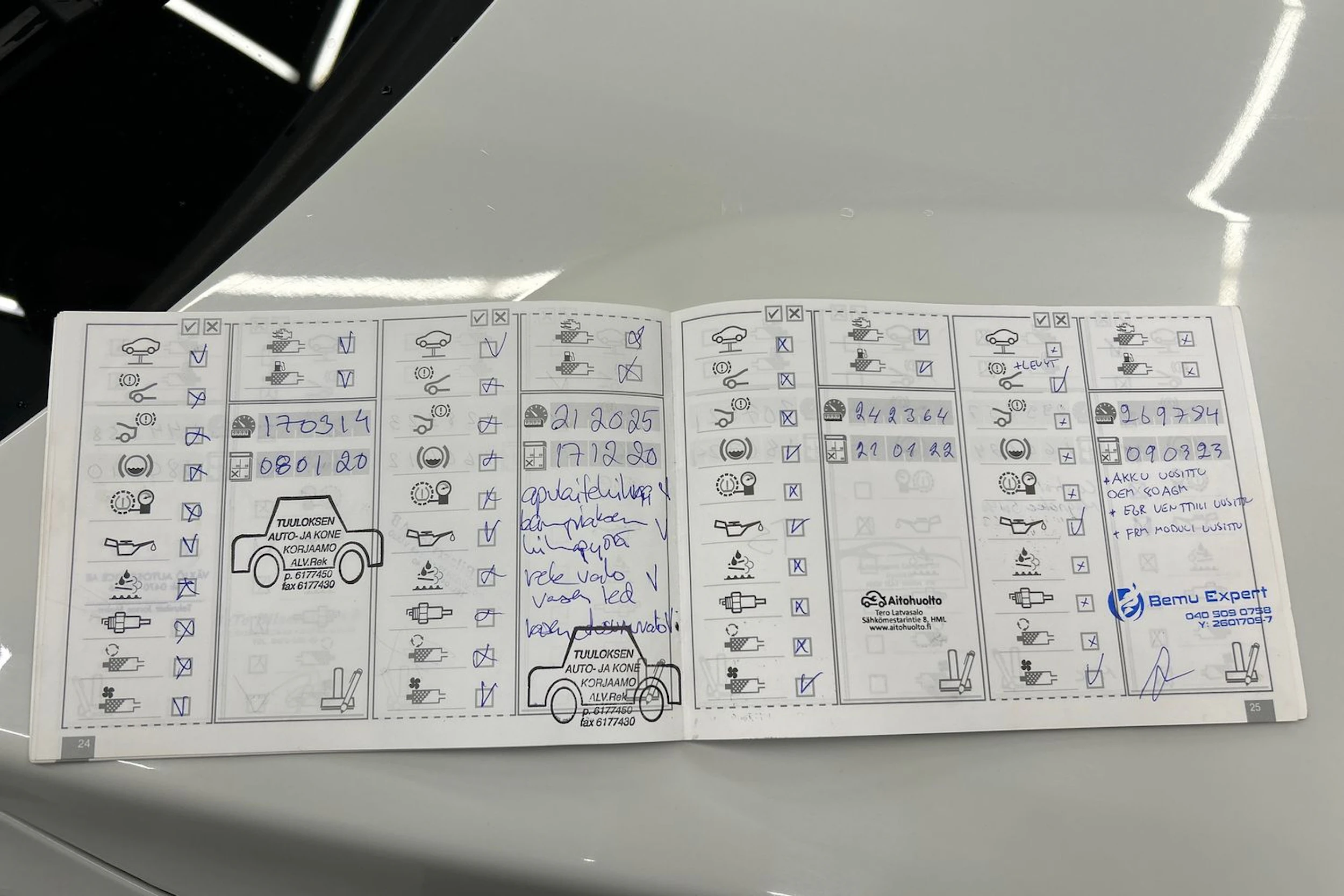 valkoinen BMW X1 2010 kuva 22.