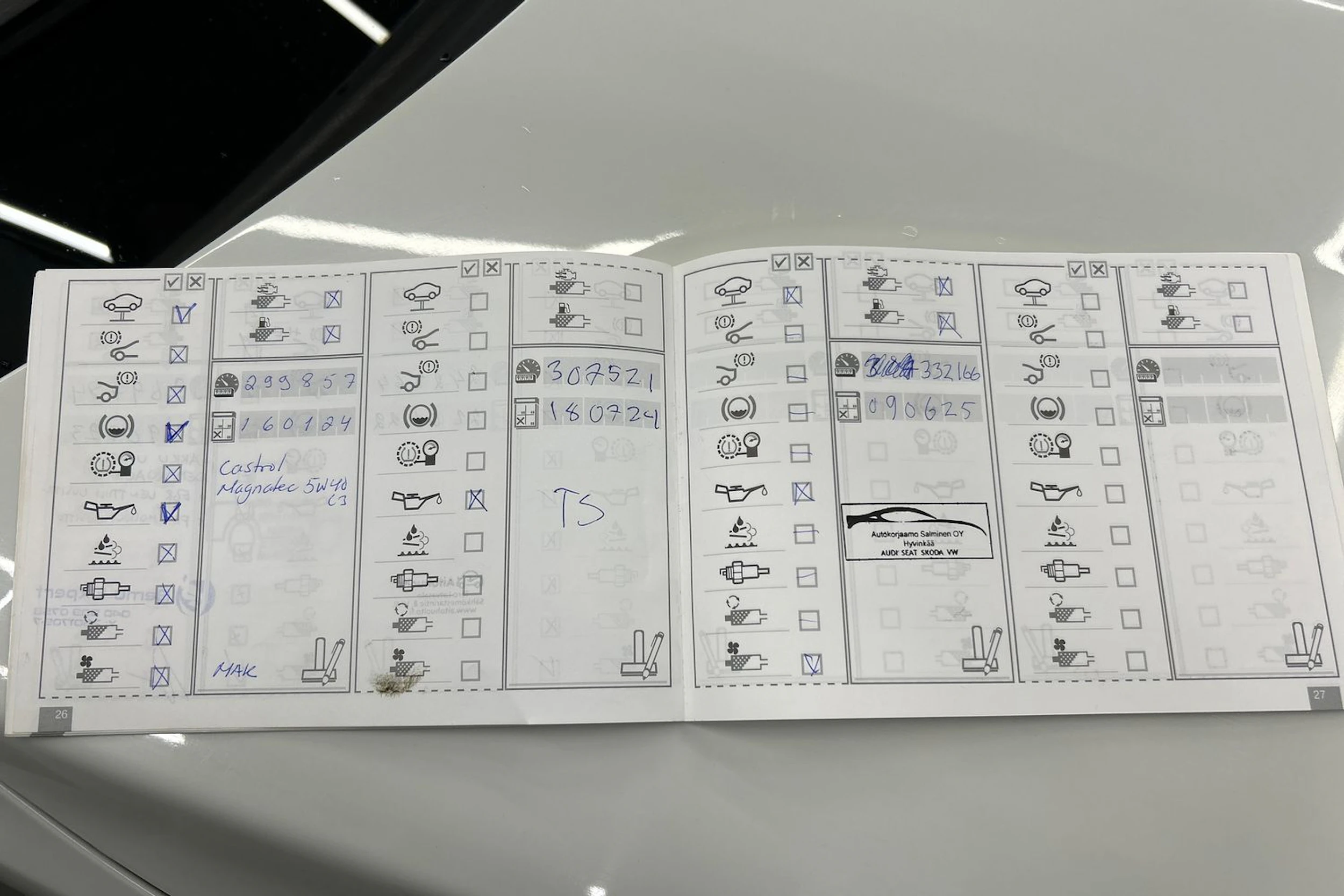 valkoinen BMW X1 2010 kuva 23.