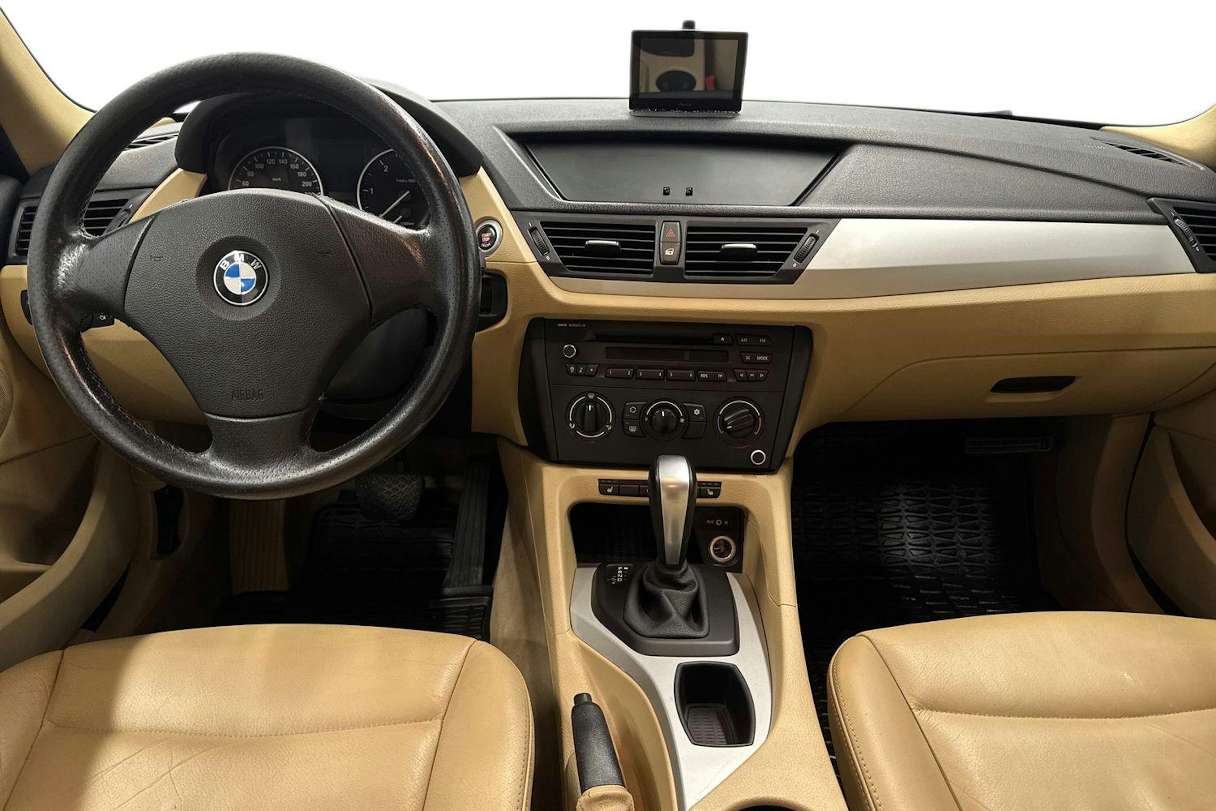 musta BMW X1 2010 kuva 9.