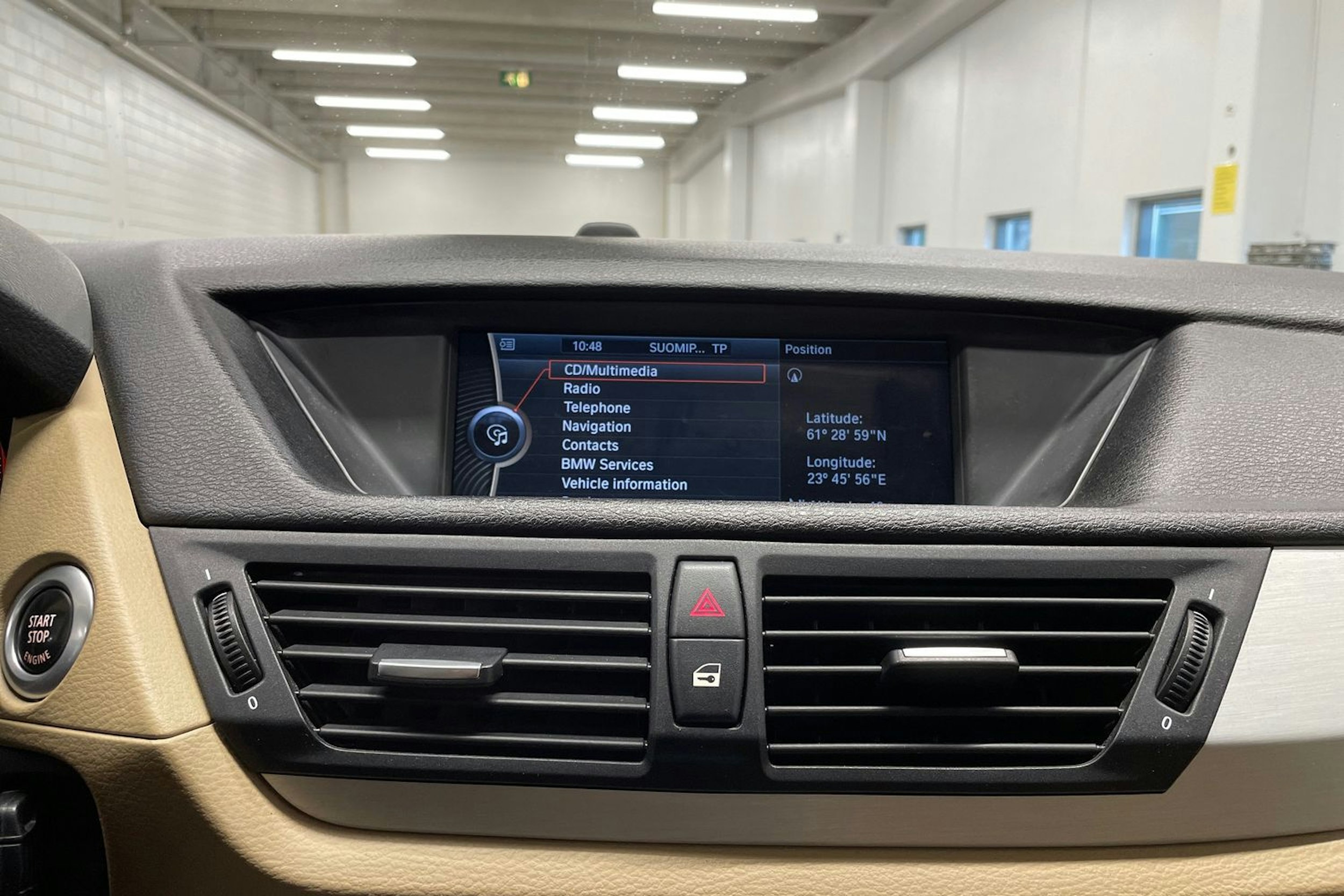 ruskea (beige) BMW X1 2010 kuva 16.