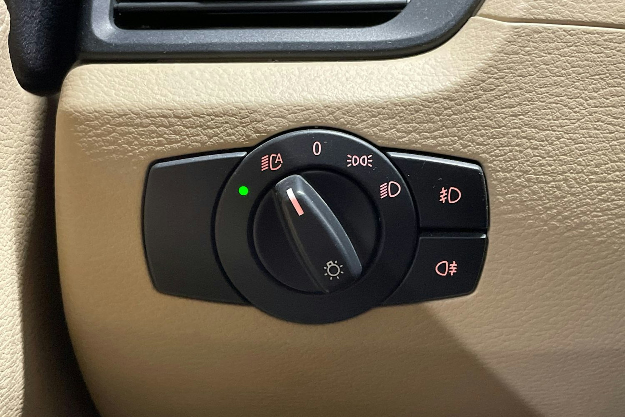 ruskea (beige) BMW X1 2010 kuva 20.