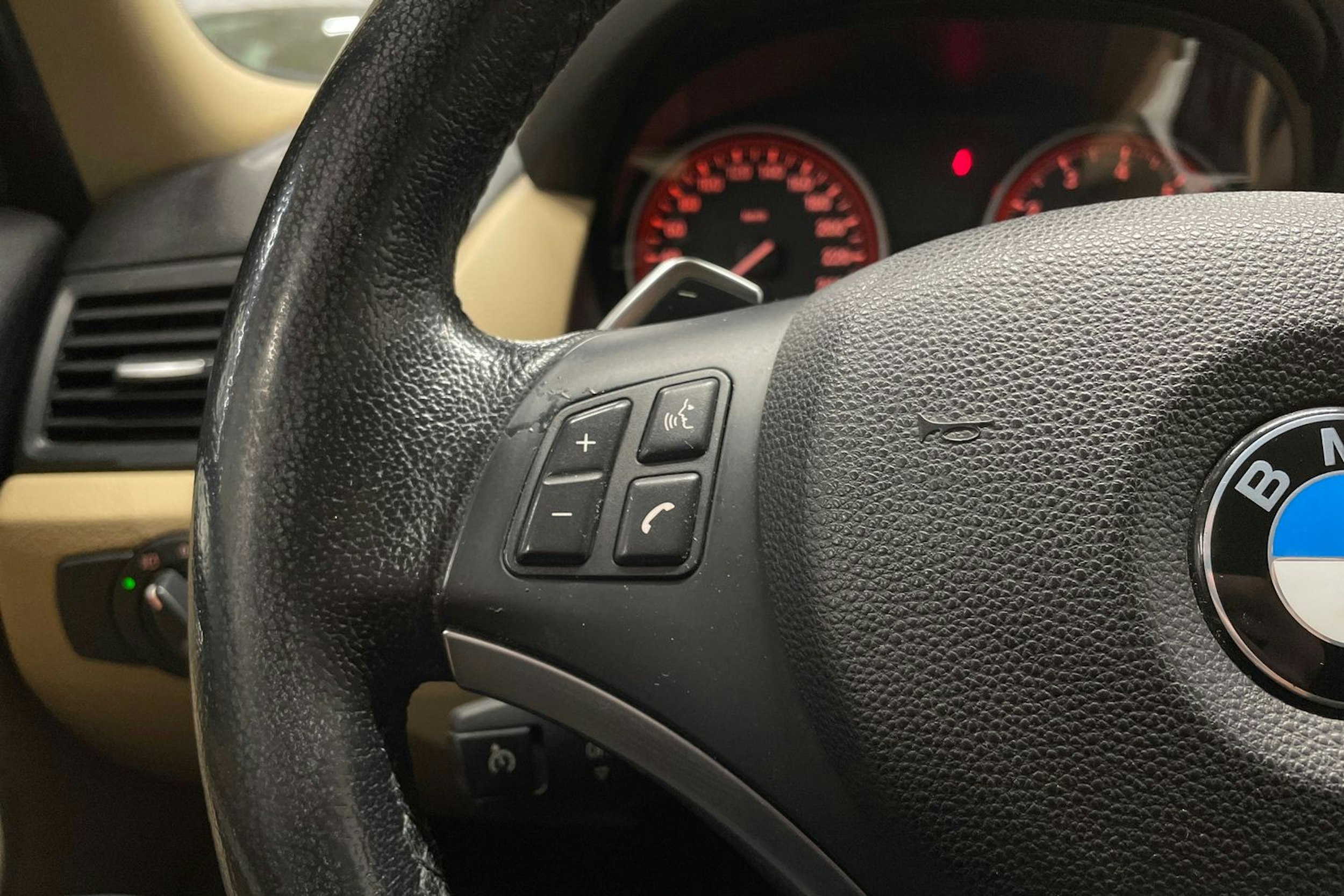 ruskea (beige) BMW X1 2010 kuva 22.